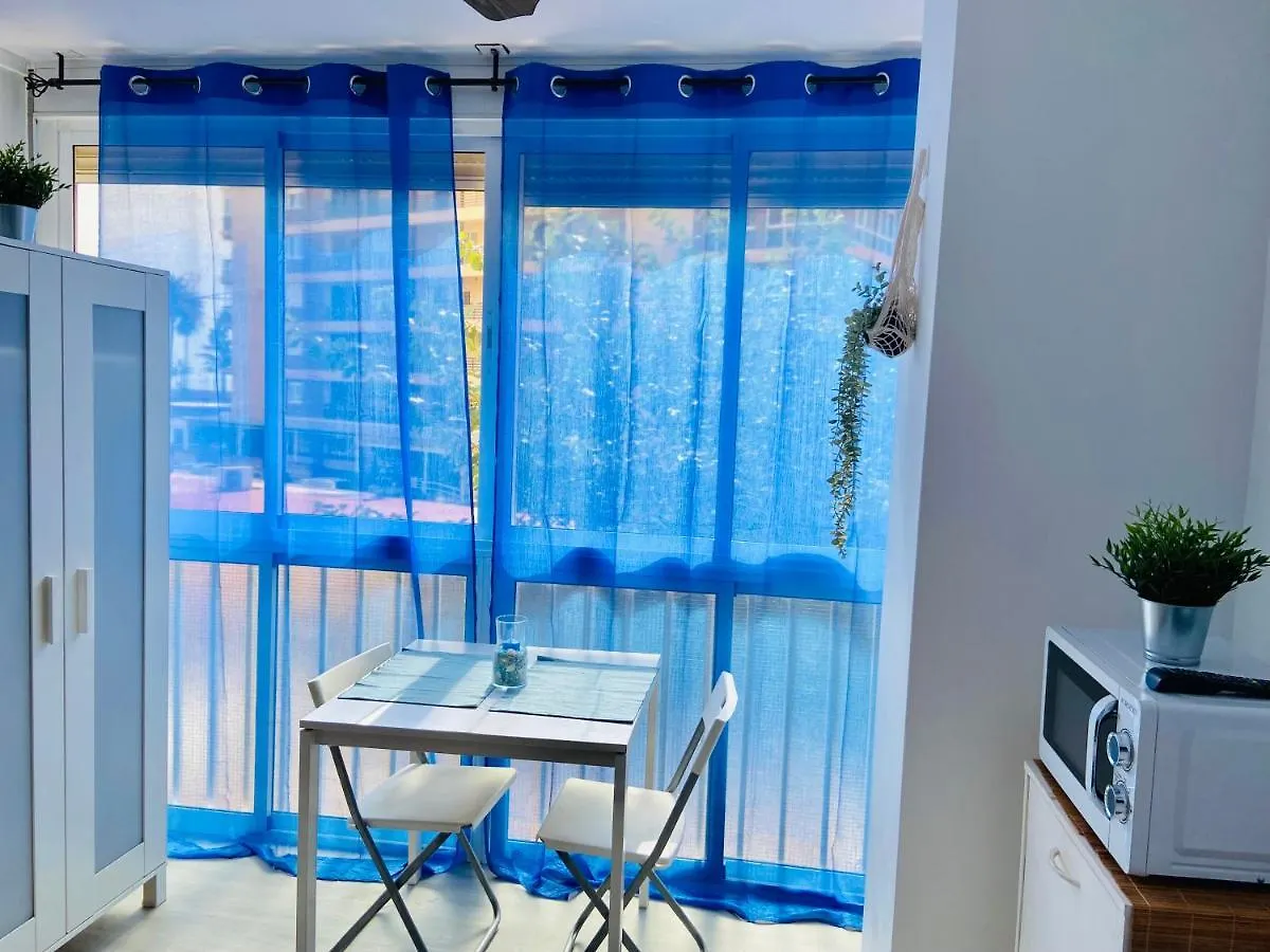 Apartamento Estudio En Urbanizacion Tres Caballos, Playamar Torremolinos