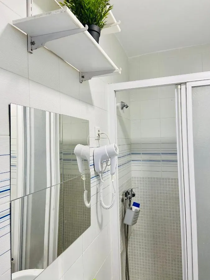 Apartamento Estudio En Urbanizacion Tres Caballos, Playamar Torremolinos